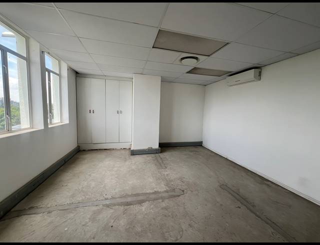 40M² OFFICE TO LET IN ILLOVO